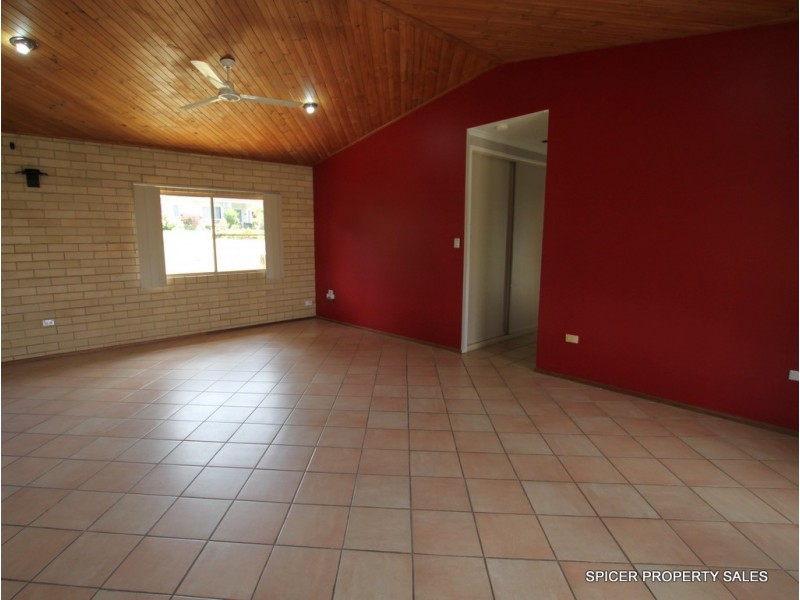 4 Dore Street, Tully QLD 4854