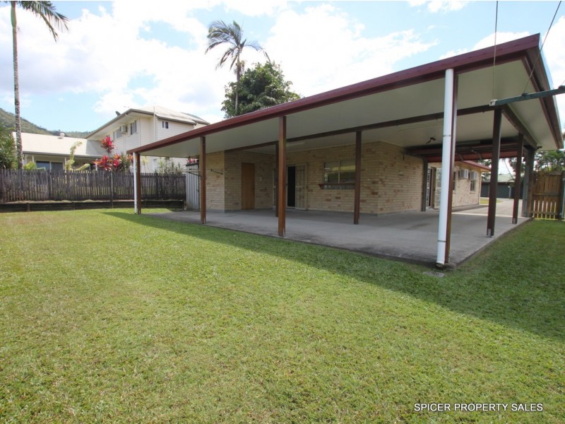 4 Dore Street, Tully QLD 4854