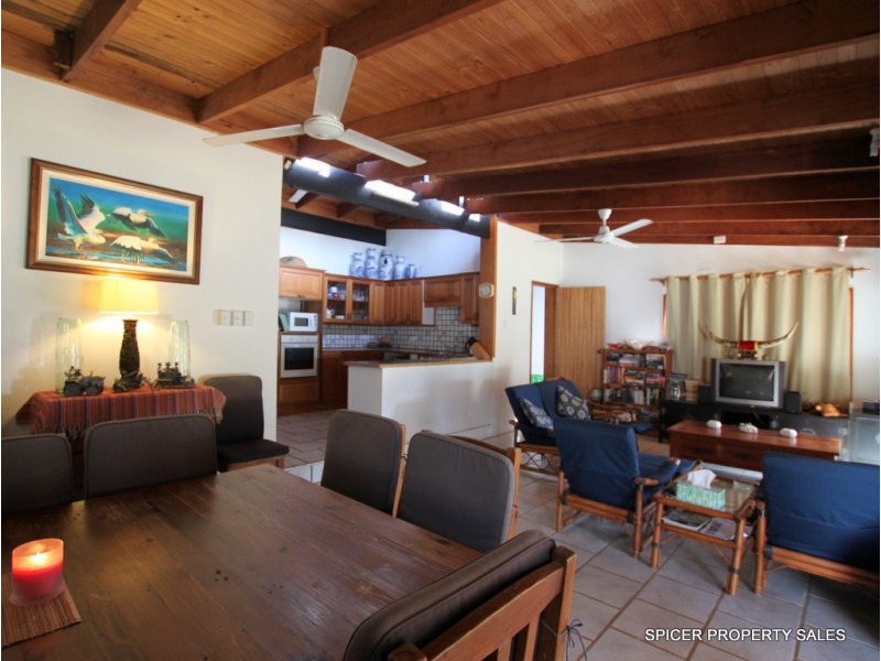 109 Taylor Street, Tully Heads QLD 4854