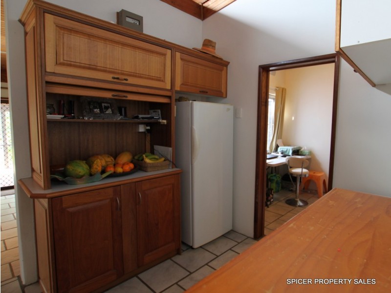 109 Taylor Street, Tully Heads QLD 4854