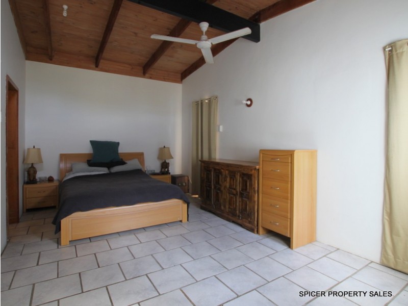 109 Taylor Street, Tully Heads QLD 4854