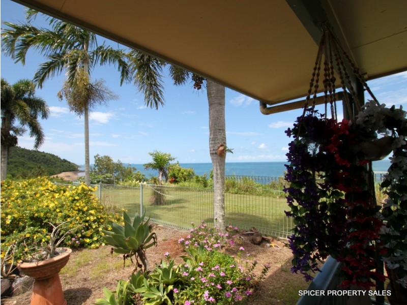 28 Pioneer Street, Bingil Bay QLD 4852