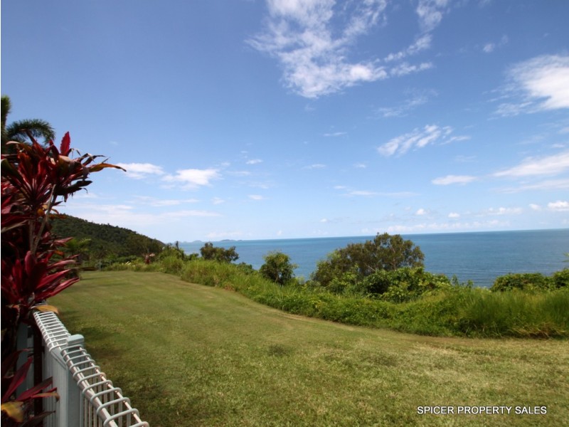 28 Pioneer Street, Bingil Bay QLD 4852