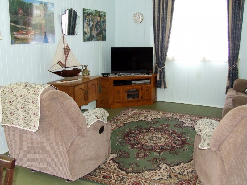 6 Oak Street, Millaa Millaa QLD 4886