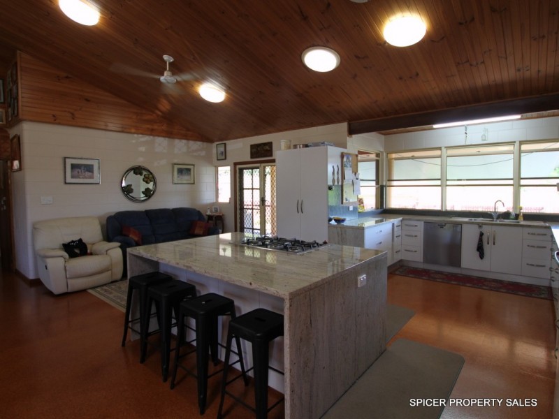 102 Hill Sixty Road, El Arish QLD 4855