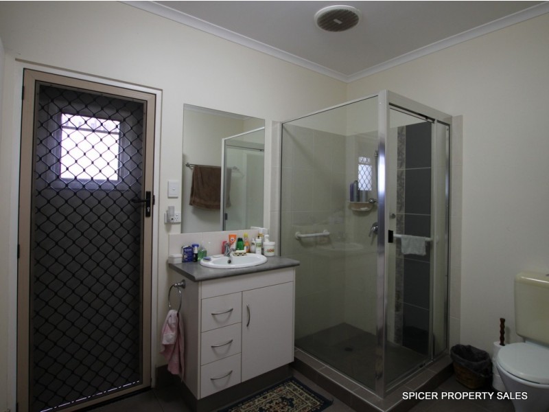 11 McQuillen Street, Tully QLD 4854