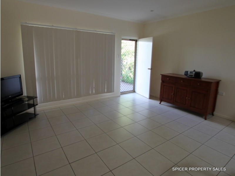 11 McQuillen Street, Tully QLD 4854