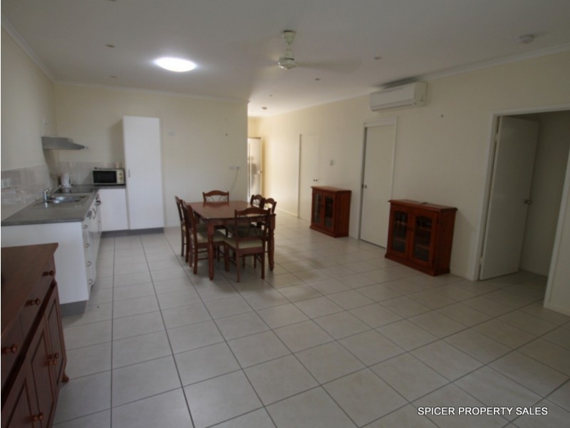 11 McQuillen Street, Tully QLD 4854