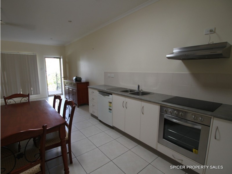 11 McQuillen Street, Tully QLD 4854