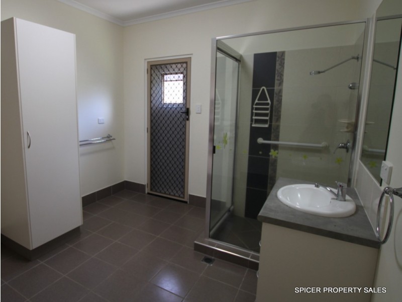11 McQuillen Street, Tully QLD 4854