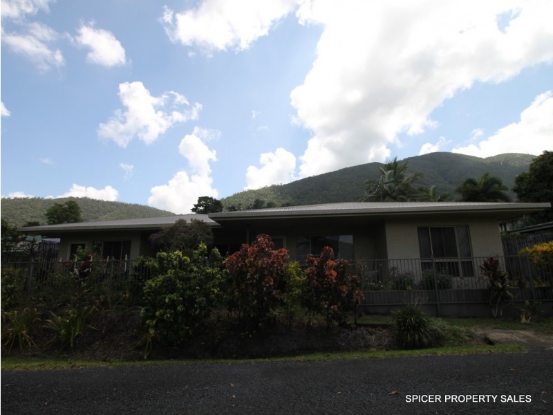 11 McQuillen Street, Tully QLD 4854