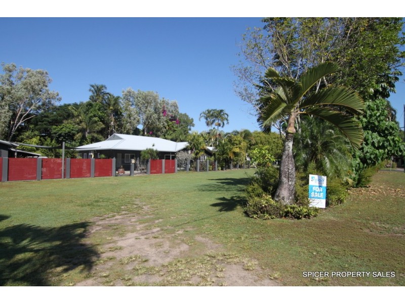 28 Seafarer Street, South Mission Beach QLD 4852
