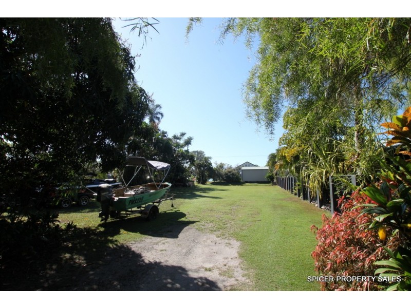 28 Seafarer Street, South Mission Beach QLD 4852