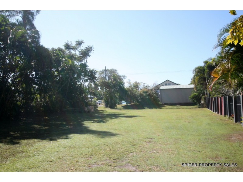 28 Seafarer Street, South Mission Beach QLD 4852