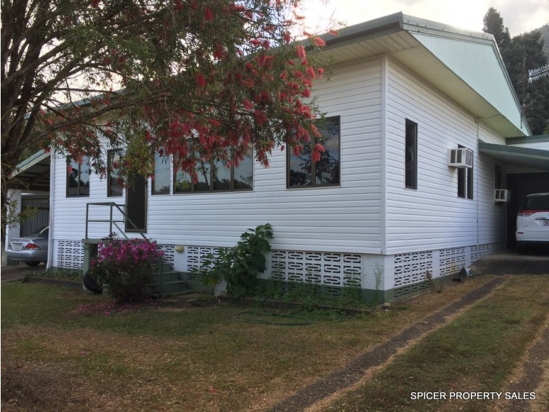 8 McQuillen Street, Tully QLD 4854