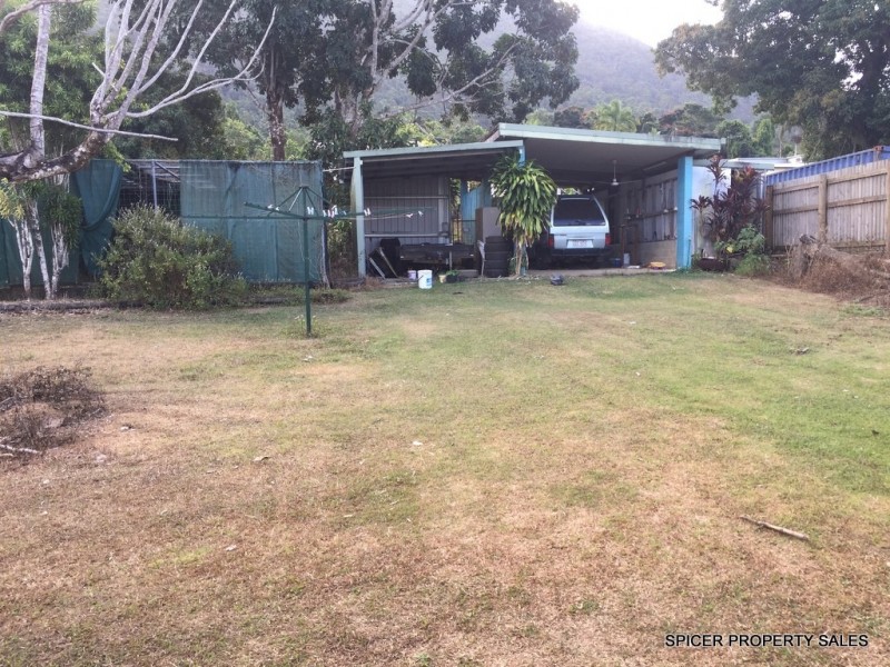8 McQuillen Street, Tully QLD 4854