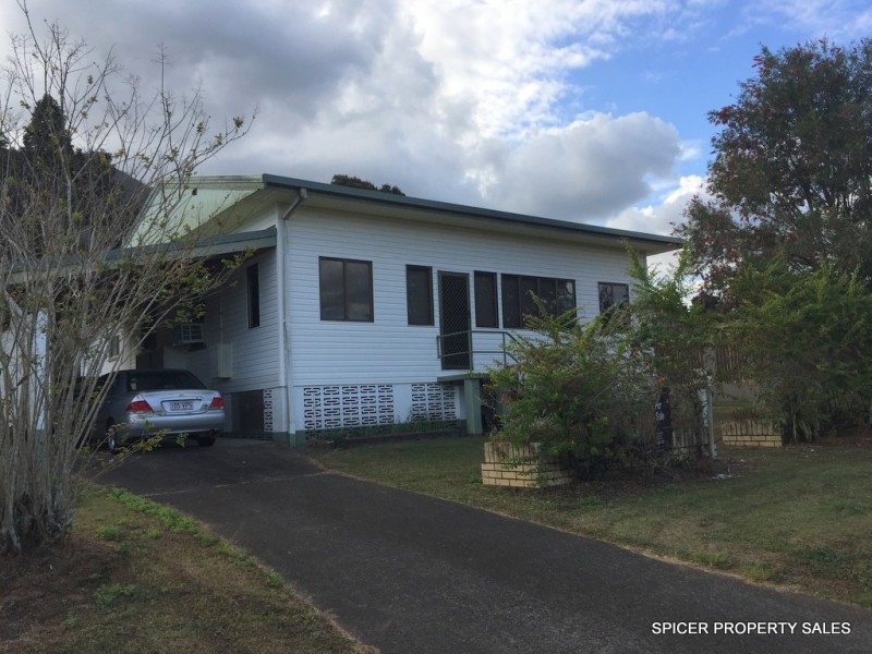 8 McQuillen Street, Tully QLD 4854
