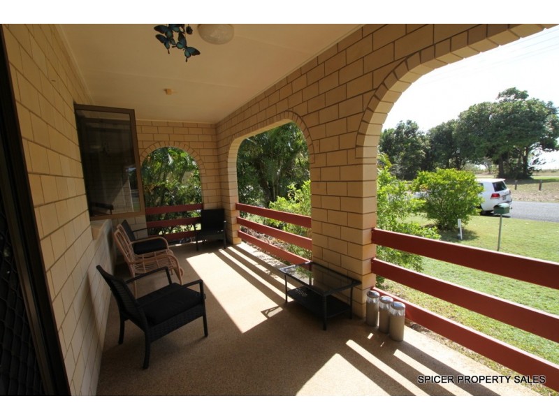 111 Taylor Street, Tully Heads QLD 4854