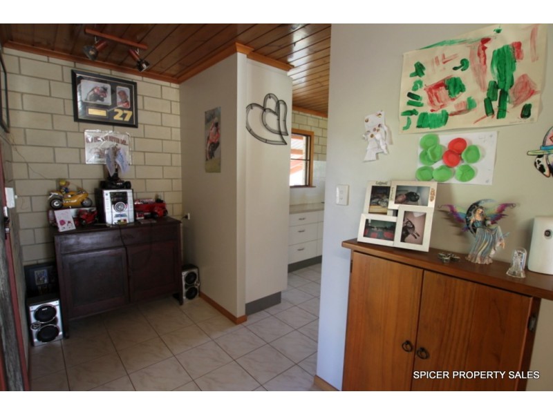 111 Taylor Street, Tully Heads QLD 4854