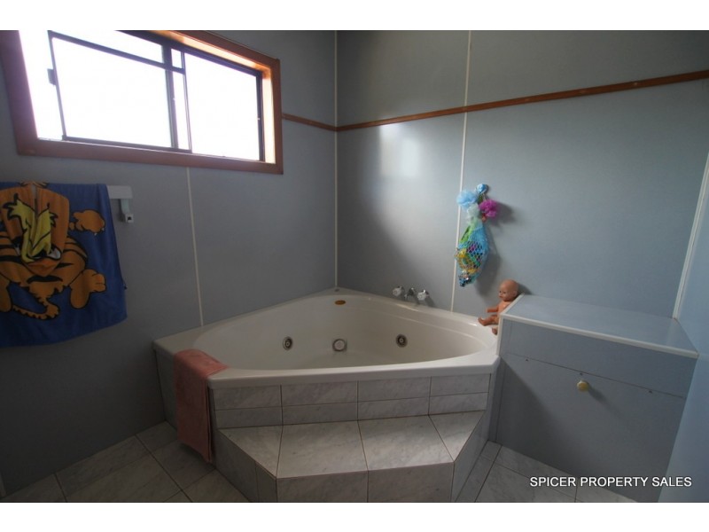 111 Taylor Street, Tully Heads QLD 4854