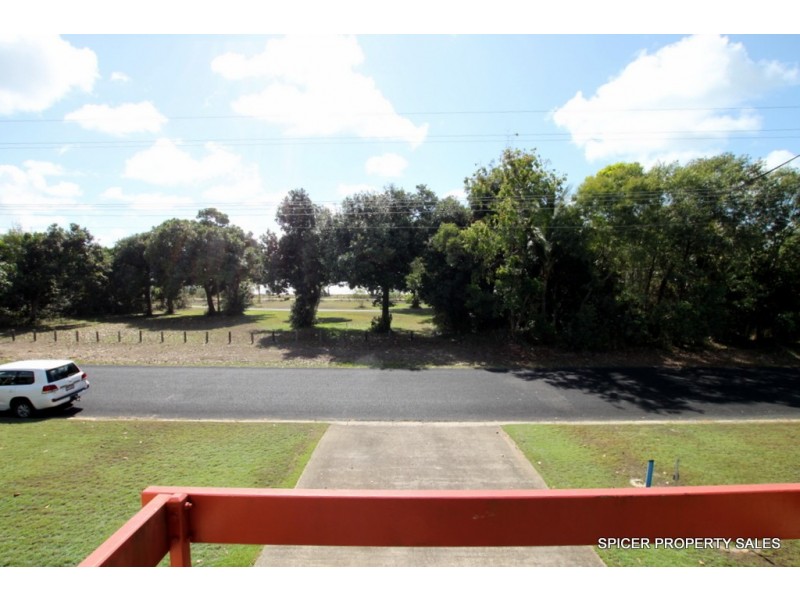 111 Taylor Street, Tully Heads QLD 4854