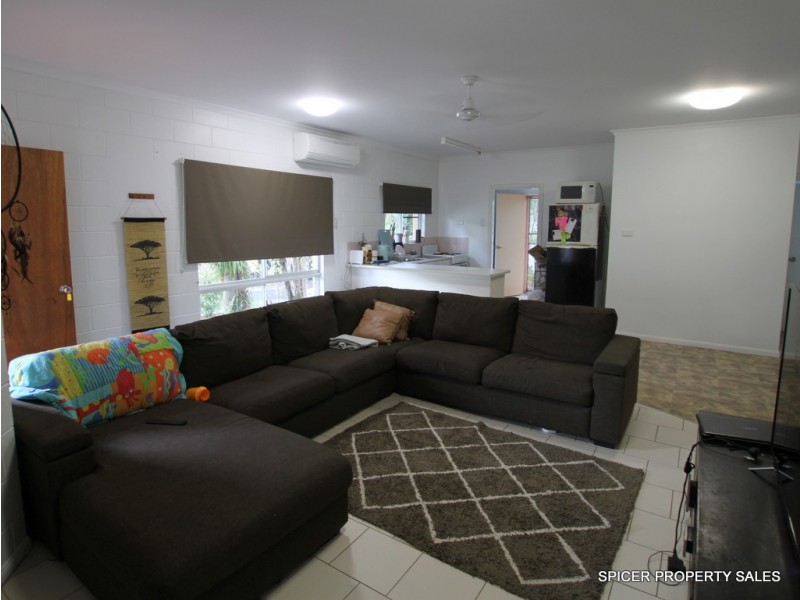 24 Bamber Street, Tully QLD 4854