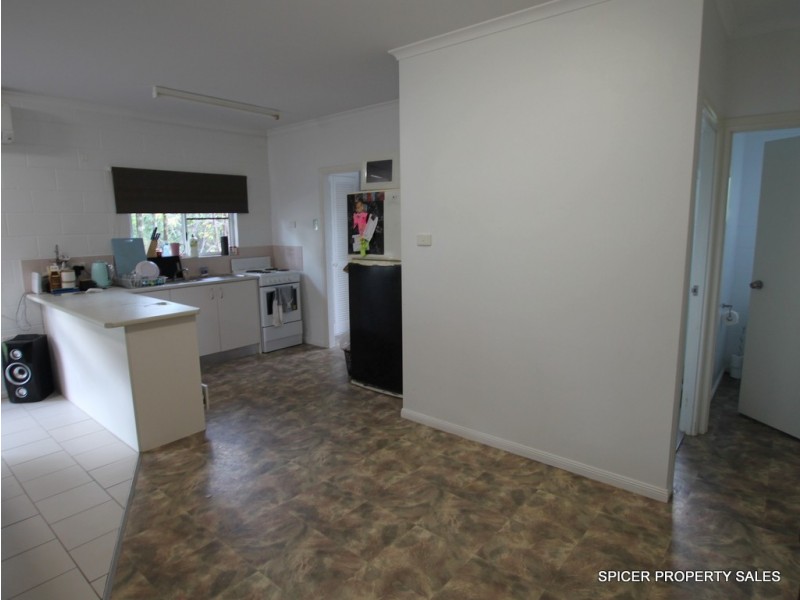 24 Bamber Street, Tully QLD 4854