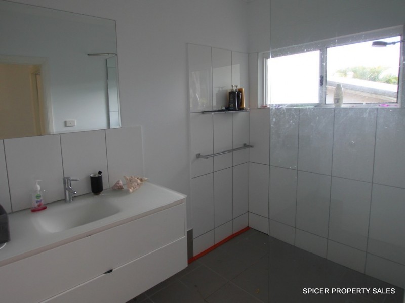 24 Bamber Street, Tully QLD 4854