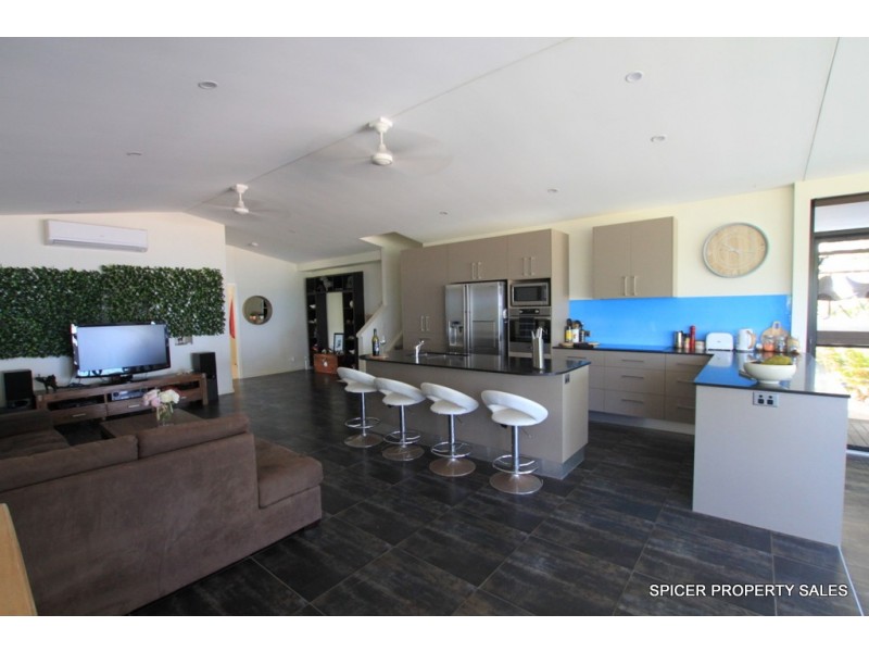 46 Kennedy Esplanade, South Mission Beach QLD 4852