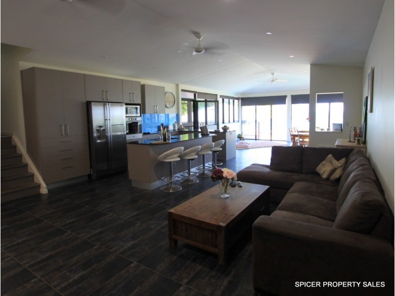 46 Kennedy Esplanade, South Mission Beach QLD 4852