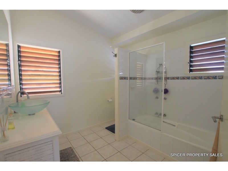 46 Kennedy Esplanade, South Mission Beach QLD 4852