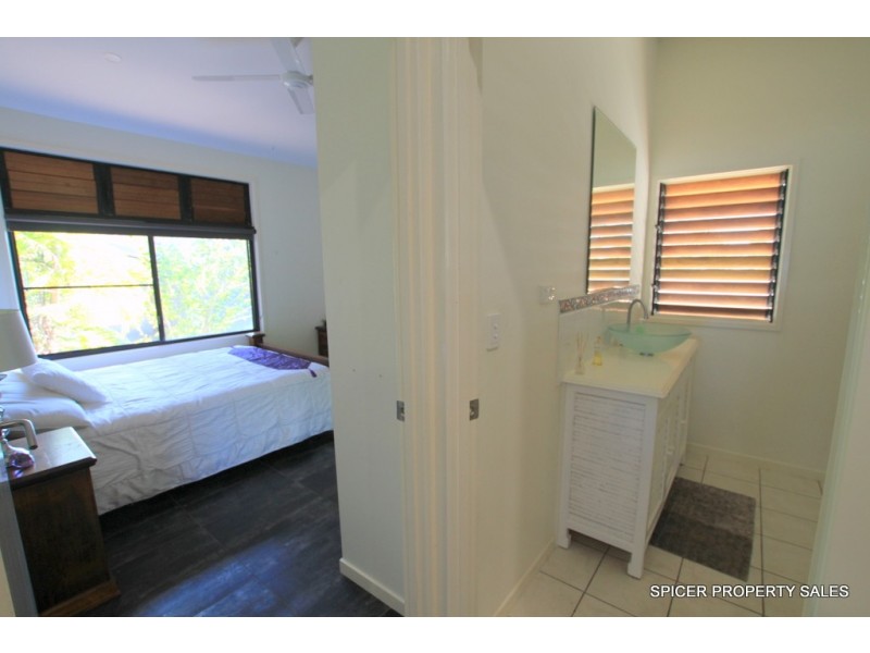 46 Kennedy Esplanade, South Mission Beach QLD 4852