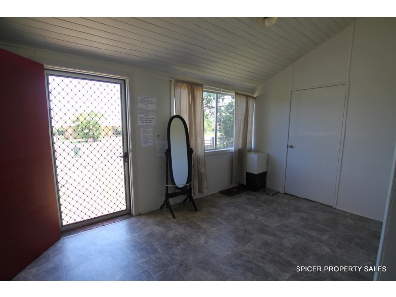 6 Curtis Street, Tully QLD 4854