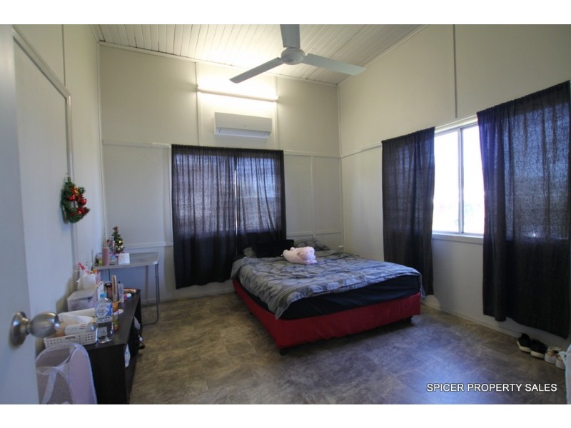 6 Curtis Street, Tully QLD 4854