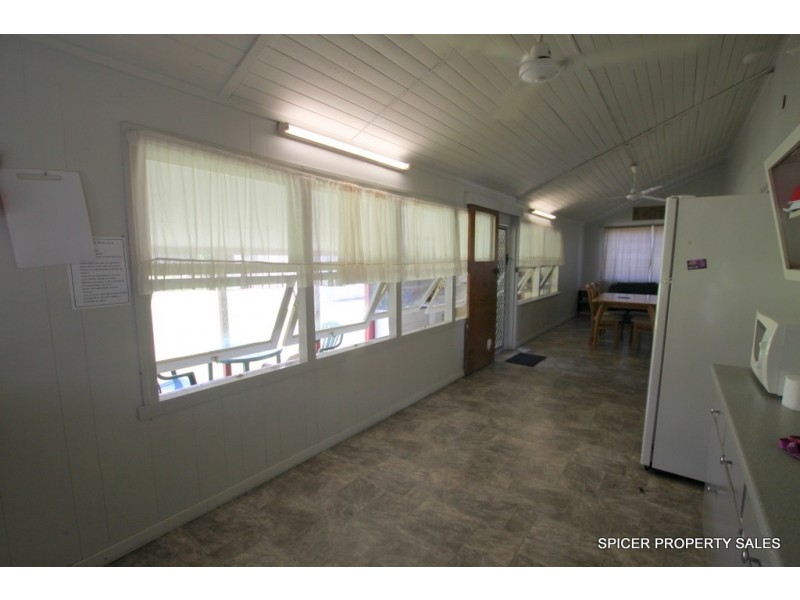 6 Curtis Street, Tully QLD 4854