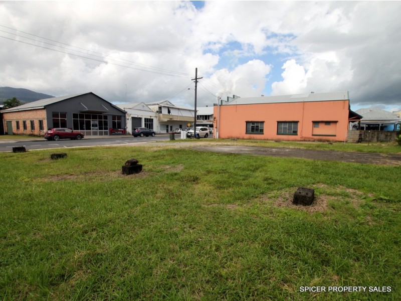 7 Still Street, Tully QLD 4854