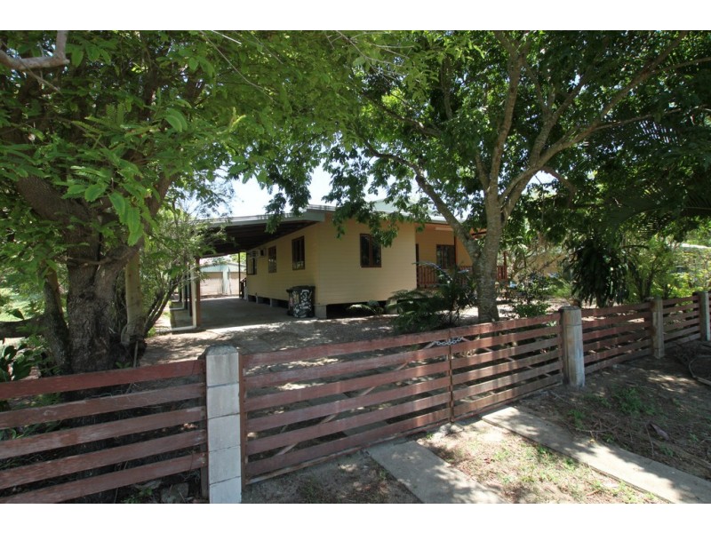 3 Muir Street, Tully Heads QLD 4854