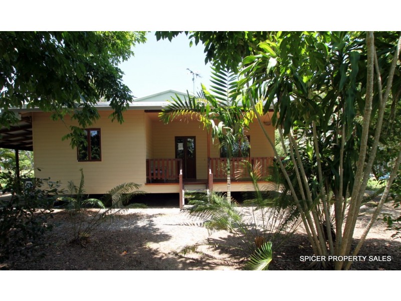 3 Muir Street, Tully Heads QLD 4854