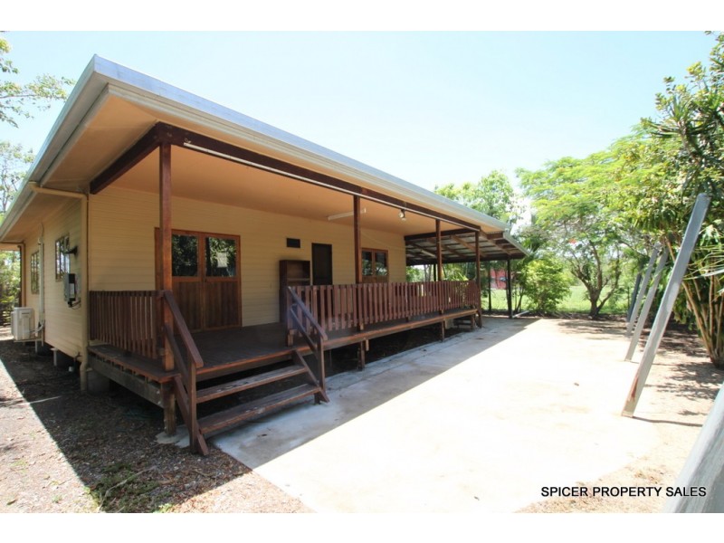 3 Muir Street, Tully Heads QLD 4854