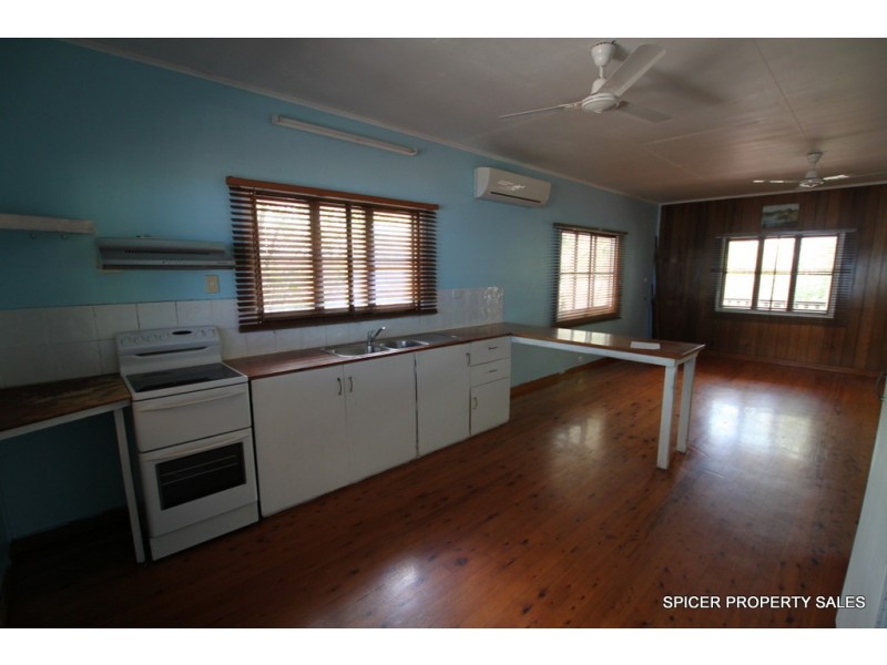 3 Muir Street, Tully Heads QLD 4854