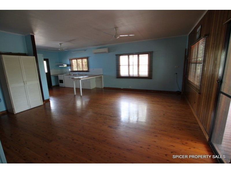 3 Muir Street, Tully Heads QLD 4854