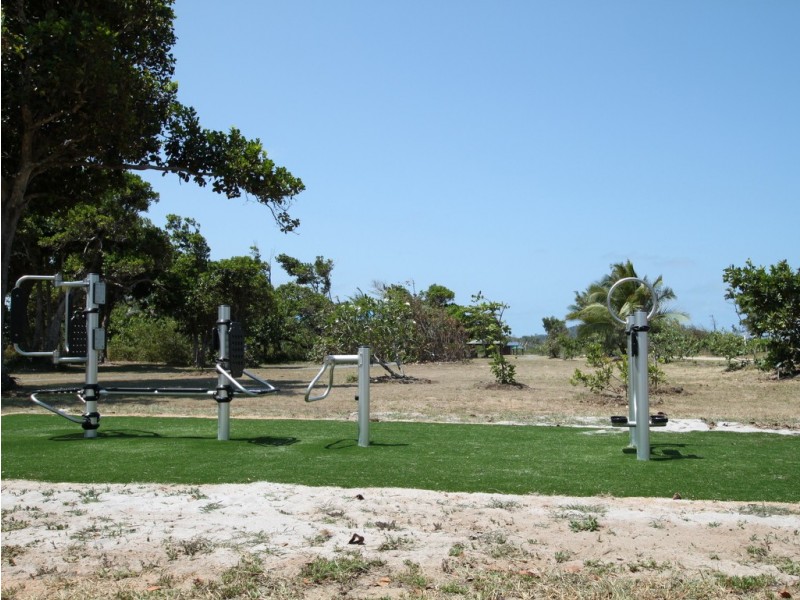 3 Muir Street, Tully Heads QLD 4854
