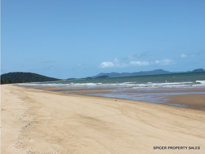 3 Muir Street, Tully Heads QLD 4854