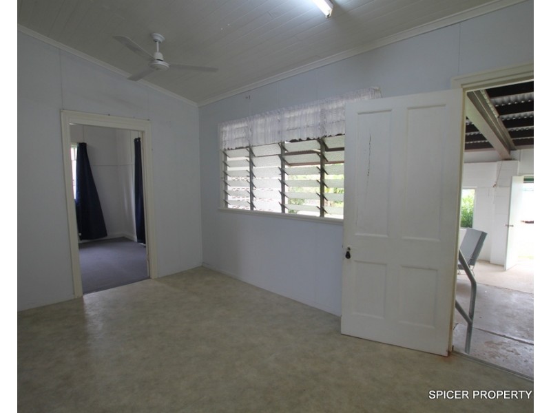 5 – 5a Cook Street, Tully QLD 4854