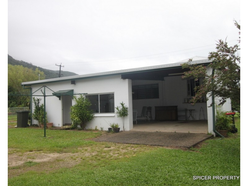 5 – 5a Cook Street, Tully QLD 4854