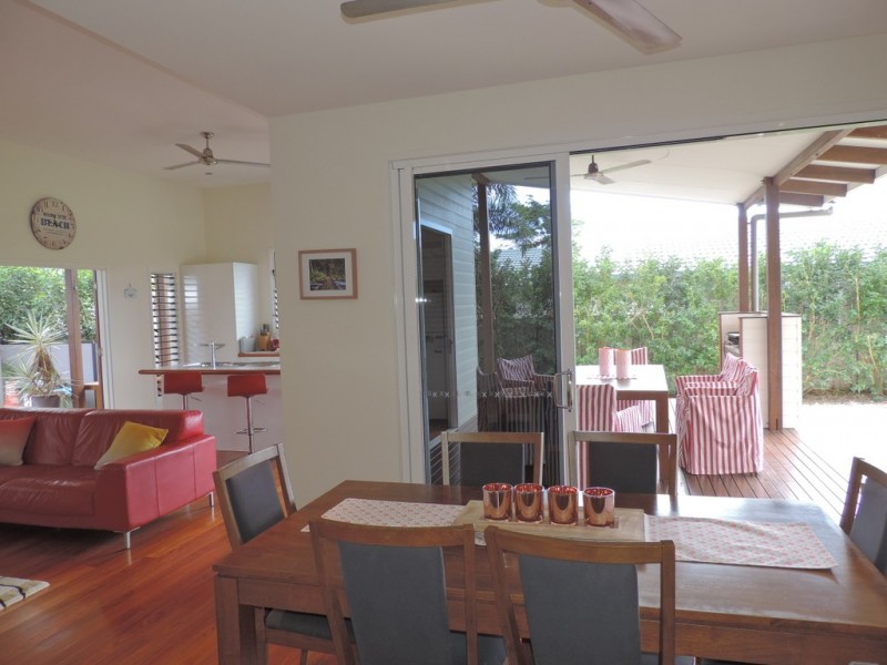 4 Southward Street, Mission Beach QLD 4852