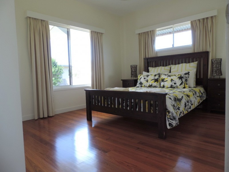 4 Southward Street, Mission Beach QLD 4852