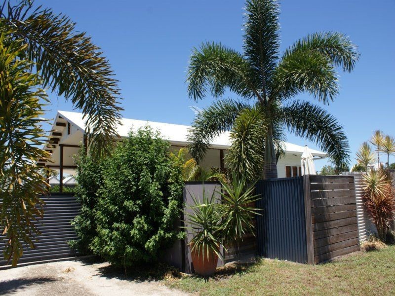 4 Southward Street, Mission Beach QLD 4852