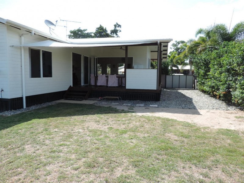 4 Southward Street, Mission Beach QLD 4852