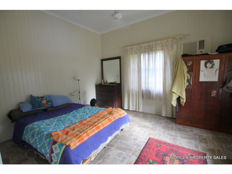 24 Murray Street, Tully QLD 4854